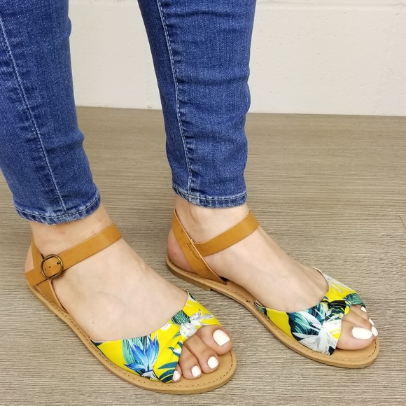 Shoes - 1950's Vintage Style Flat Sandals - G